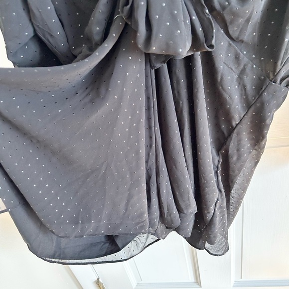 Forever 21 Black short sleeve dressy tie front romper size 3x new - Picture 2 of 4